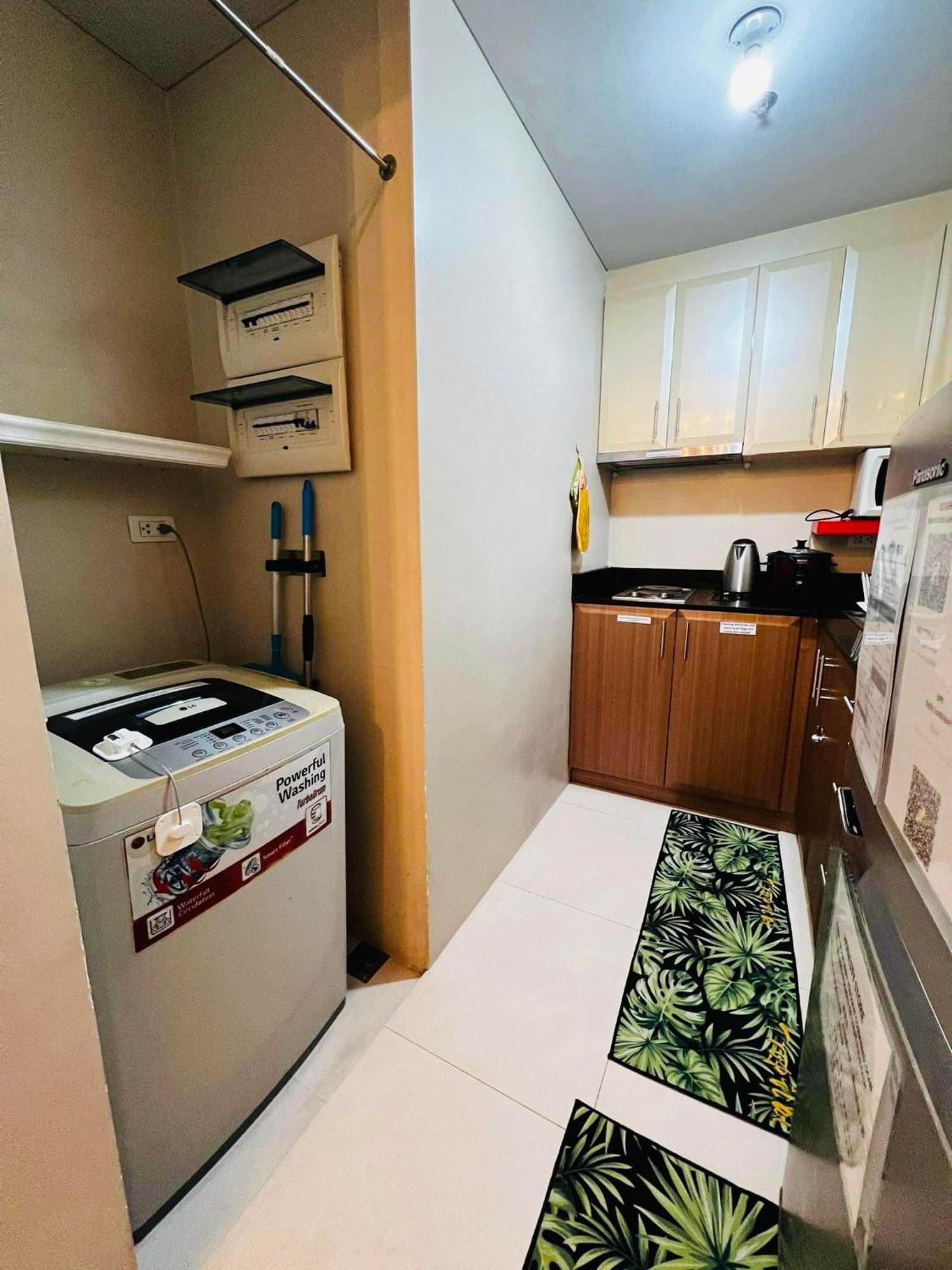 One Palm Tree Villas Condominium - Studio 10O With Balcony - Across Terminal 3 Airport Manila Luaran gambar